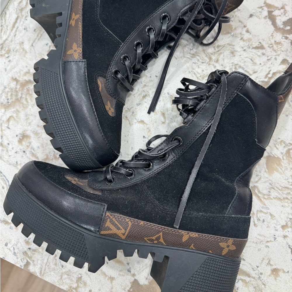 Louis Vuttion Laureate Platform Desert Boot
